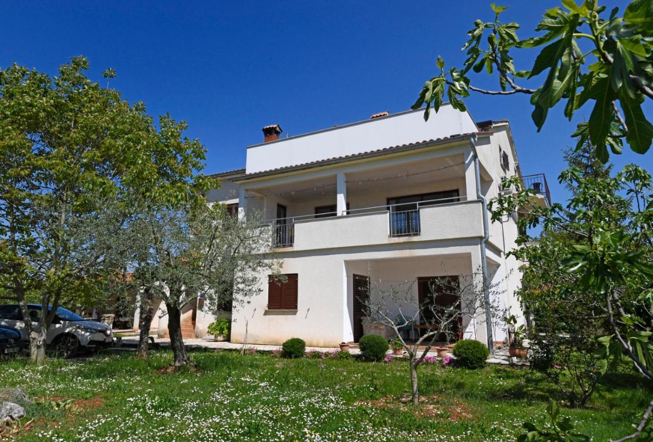 Apartments Denis بوريتش المظهر الخارجي الصورة