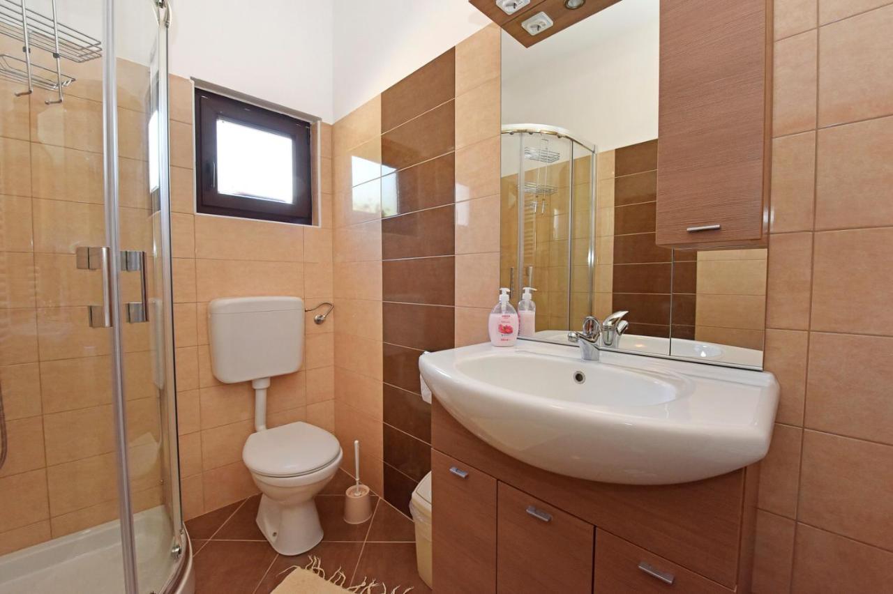 Apartments Denis بوريتش المظهر الخارجي الصورة